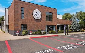 The Hub Middletown Red Bank- Best Western Signature Collection